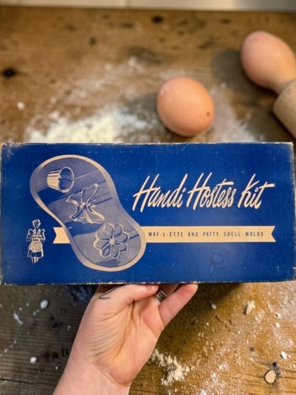 Bonley | Vintage 1950s Handi Hostess Waf-l-ette Patty Shell Cast Aluminum Set